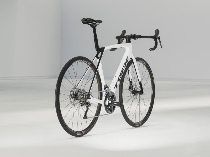 Trek Madone SL 5 Gen 8 (Gloss Crystal White/Matte Deep Smoke)