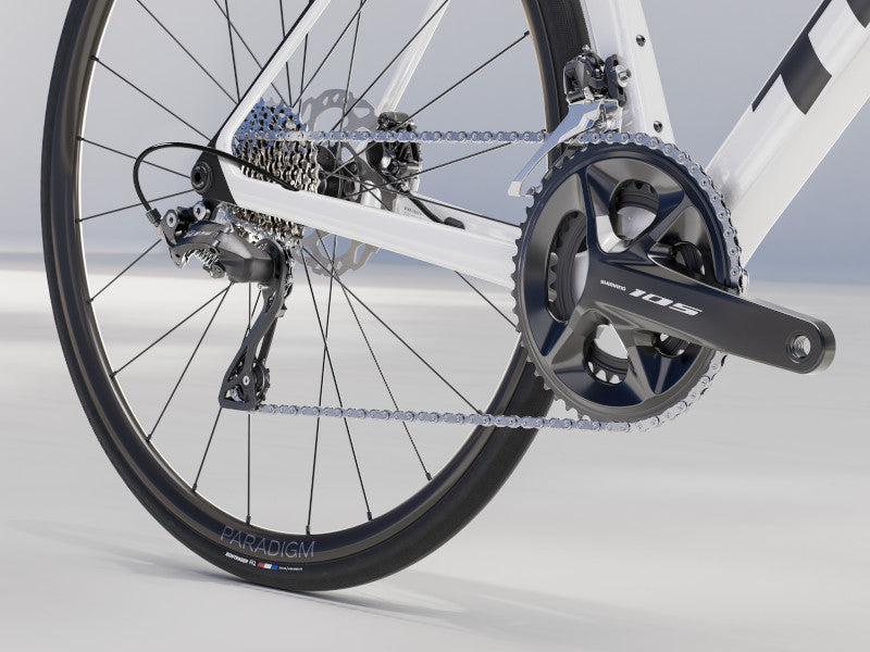 Trek Madone SL 5 Gen 8 (Gloss Crystal White/Matte Deep Smoke)
